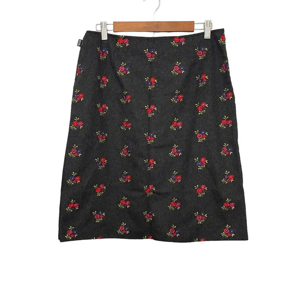 Moschino Jeans Dresses & Skirts - Vtg Moschino Wool Cashmere Blend Floral Embroidery Skirt Size 12 Italy